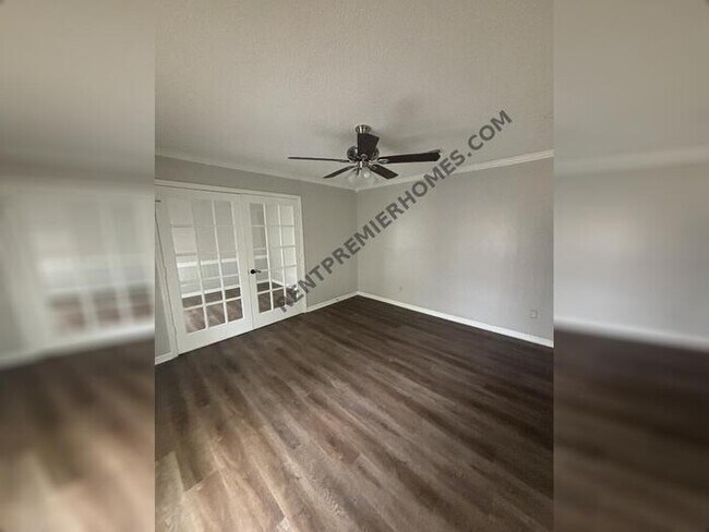 Foto del edificio - 12801 Southridge Dr