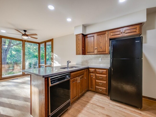Building Photo - 13756 Danvers Dr