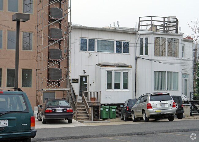 Foto del edificio - 2134 Wisconsin Ave NW