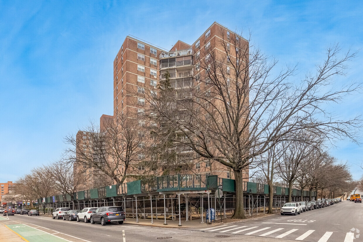 5910 Queens Blvd - 59-10 Queens Boulevard
