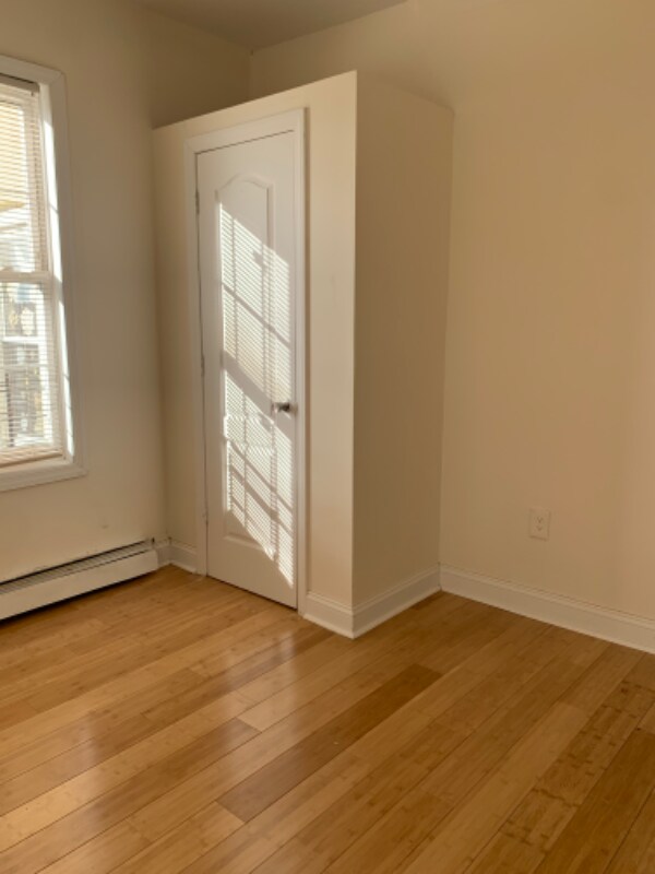 Foto del edificio - 3552 Carlisle Pl