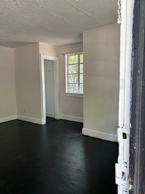 Foto del edificio - 804 N Harding St