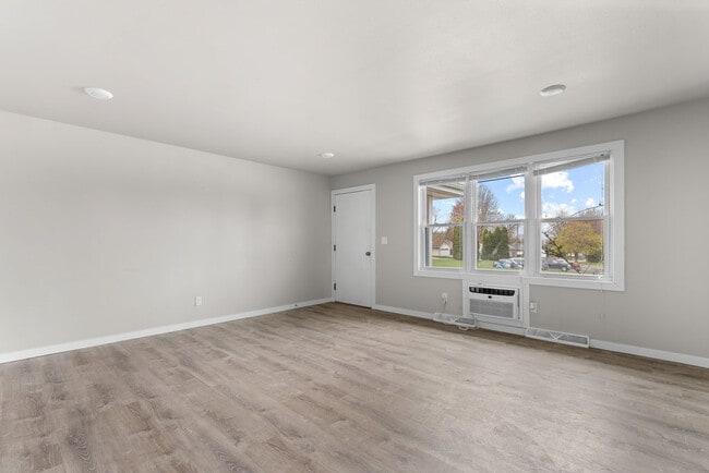 Foto del edificio - 1222 W Weiland Ln