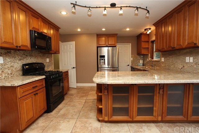 Foto principal - 2241 E Oshkosh Ave