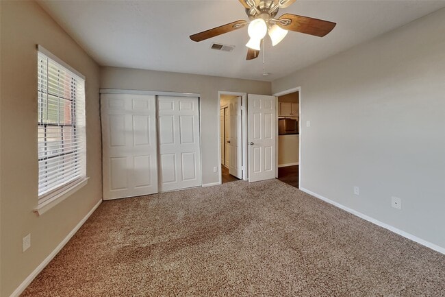 Foto del edificio - 8022 Pine Falls Dr