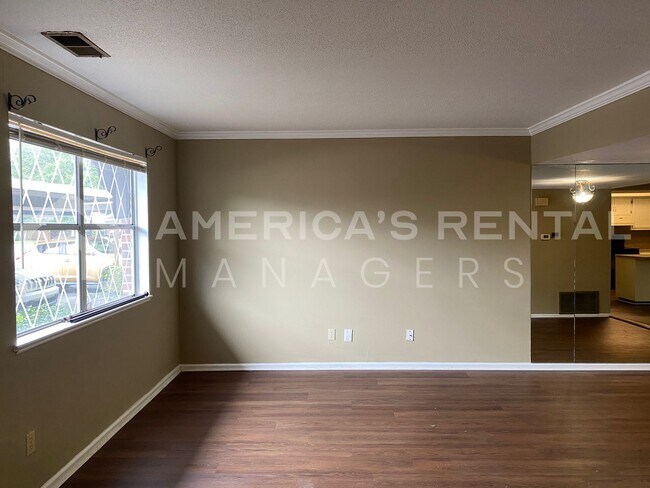 Foto del edificio - Townhome For Rent In Hoover! ONE MONTH FRE...