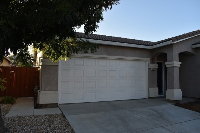 Foto del edificio - 805 Vía Rosa