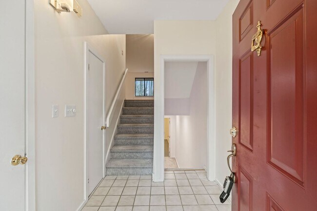 Foto del edificio - 431 Lynetree Dr