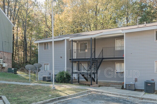 Building Photo - 1604 14th Ave E