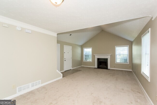 Foto del edificio - 5883 Old Wellborn Trce