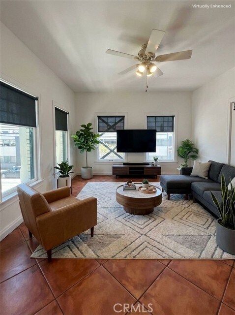 Foto del edificio - 2121 James M Wood Blvd