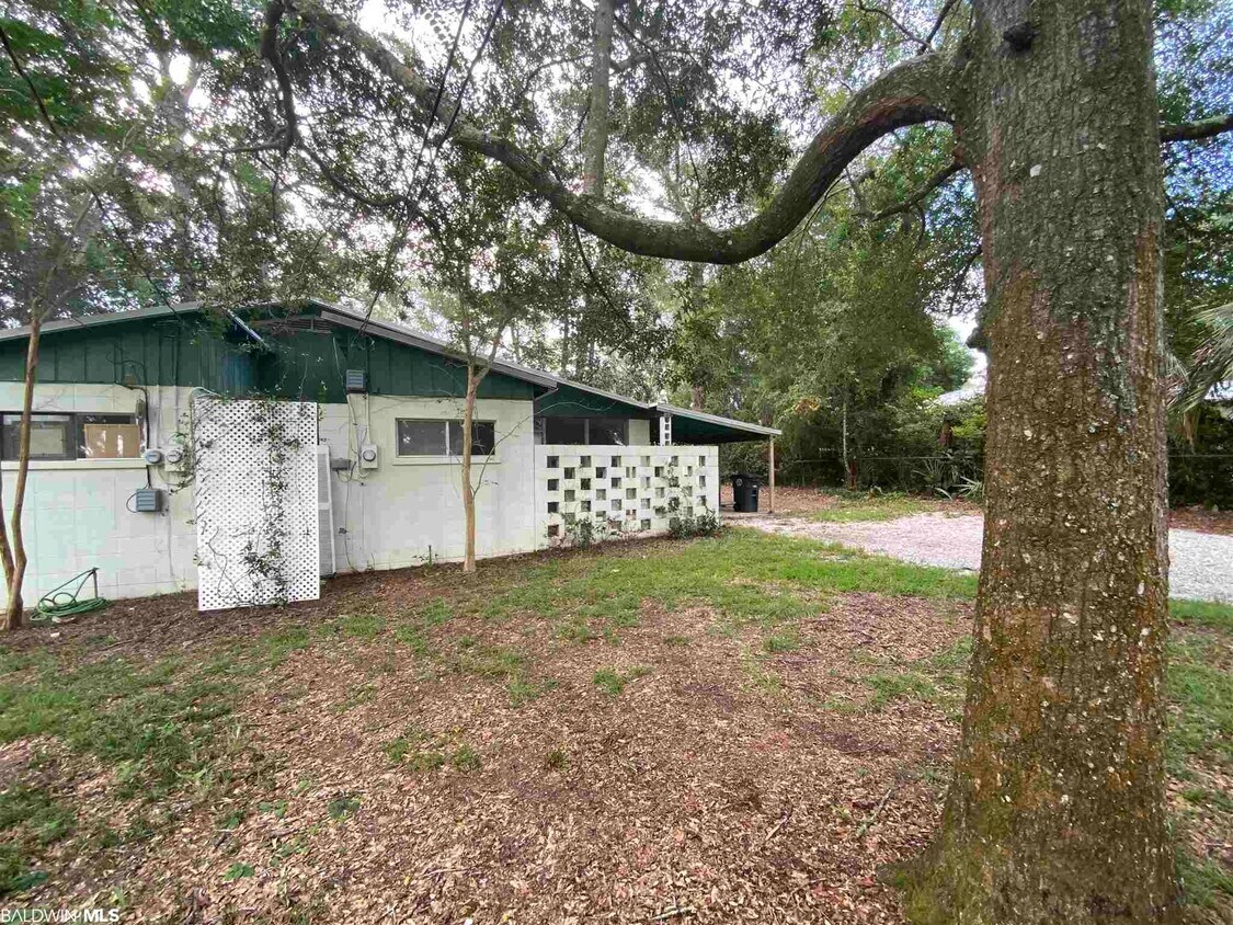 608 N Mobile St, Fairhope, AL 36532 Townhome Rentals in Fairhope AL