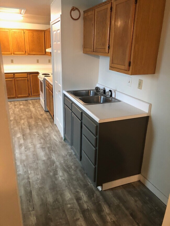 Building Photo - 1818 Larkins Way