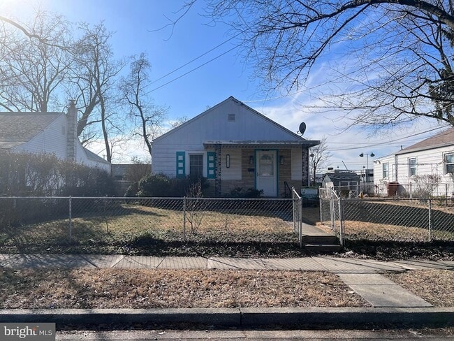 Building Photo - 5604 29th Ave