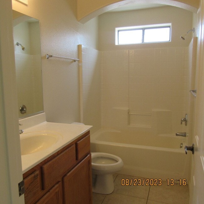 Building Photo - 646 Roamer Ln