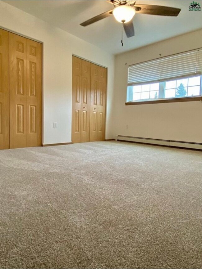 Foto del edificio - 1427 Garay St