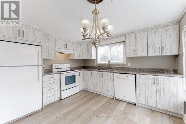 Building Photo - 20 Sarna Dr