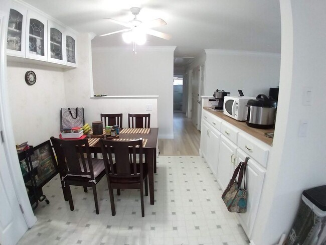 Foto del edificio - Attractive 4 Bed 2 Bath Home in Desirable ...