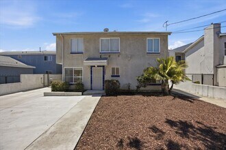 Building Photo - 1040 W 165th Pl