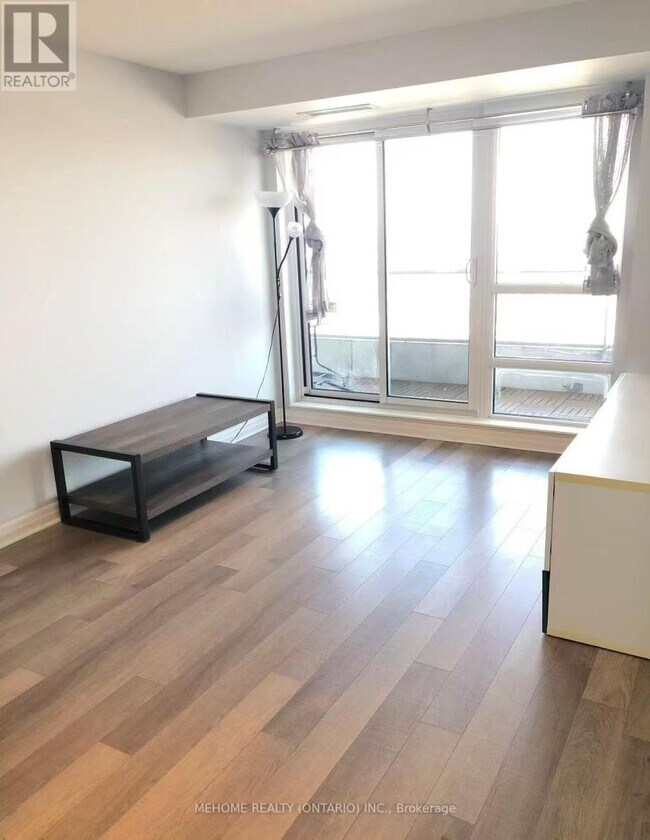 Photo du bâtiment - 2015 Sheppard Ave E