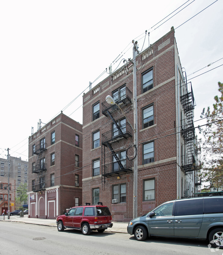 Building Photo - 2890 W 21st St