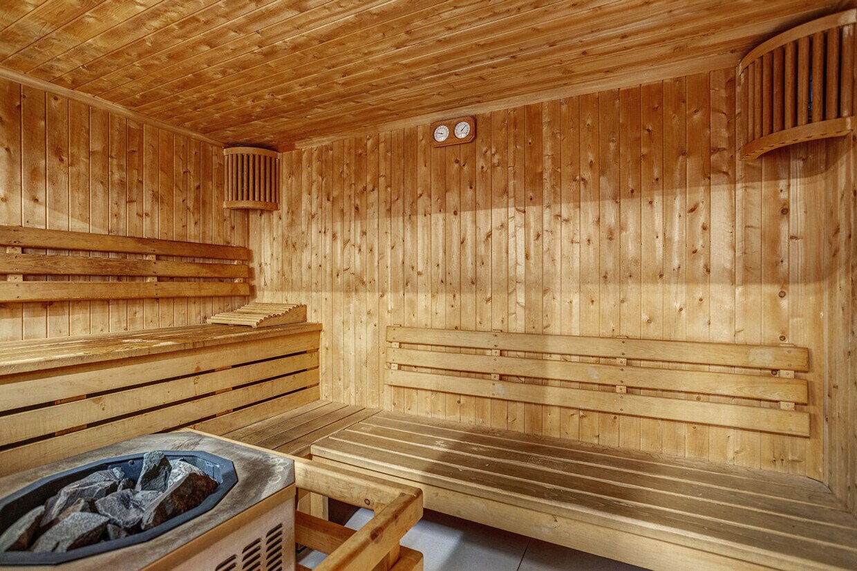 Building Photo - 2100 Rue de Bleury
