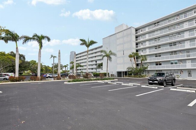 Foto del edificio - 5700 NW 2nd Ave