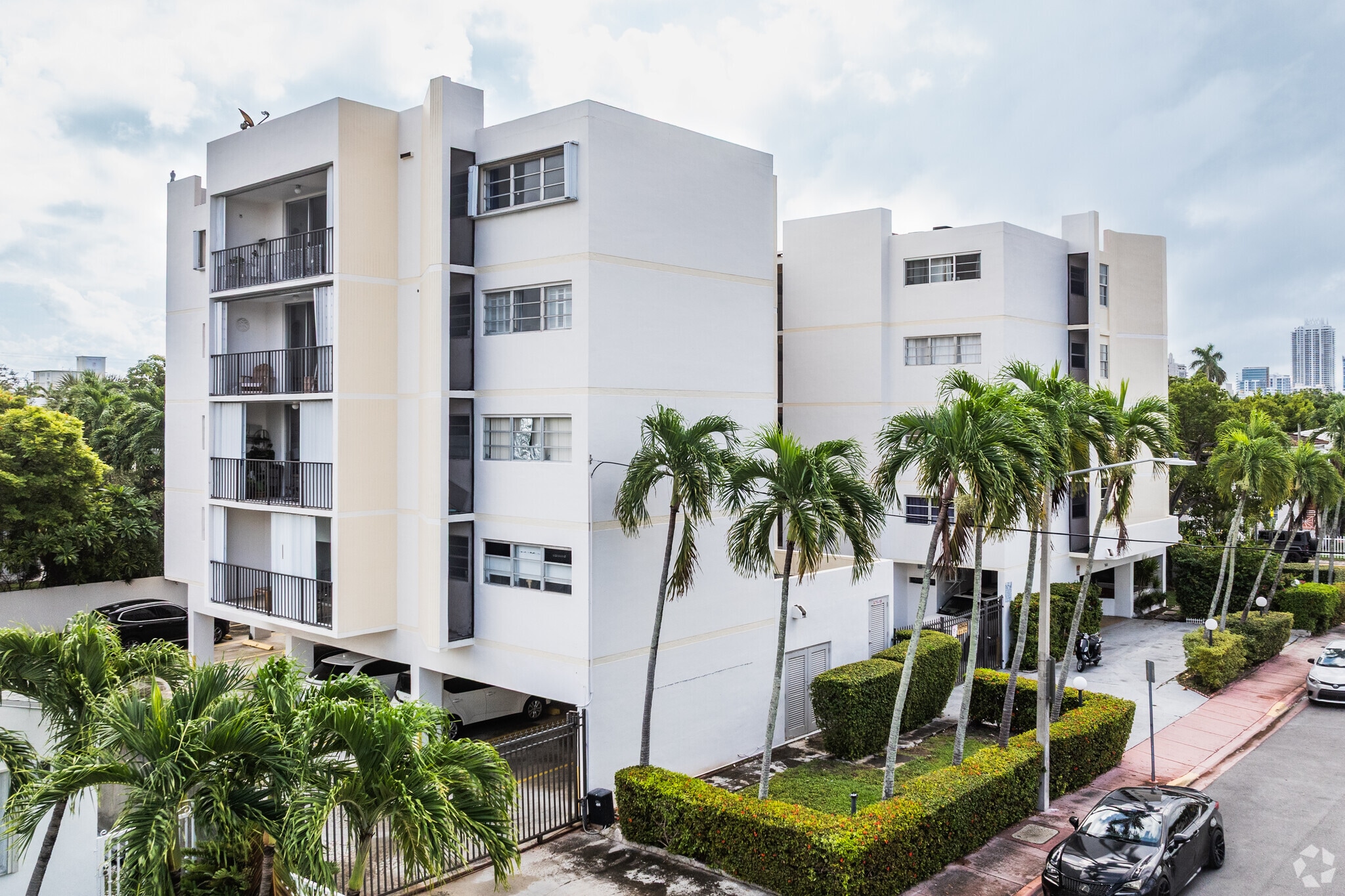 Byron East Condominium