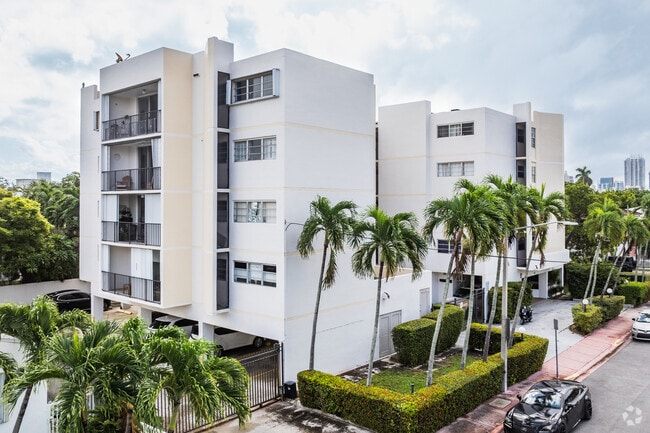 Byron East Condominium