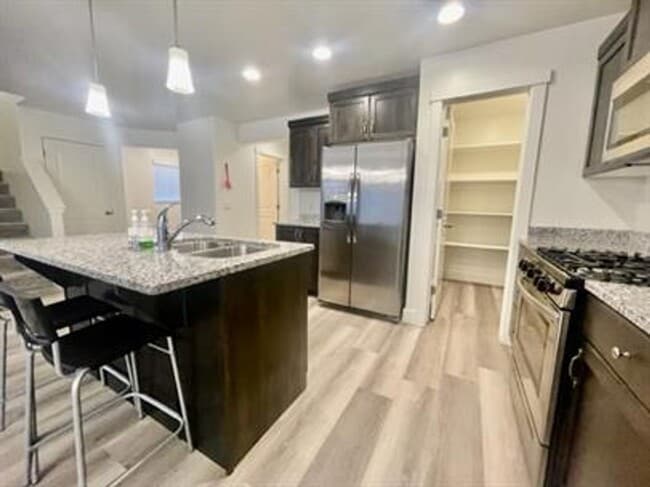 Building Photo - Beautiful 4-Bedroom Modern Home in St. George