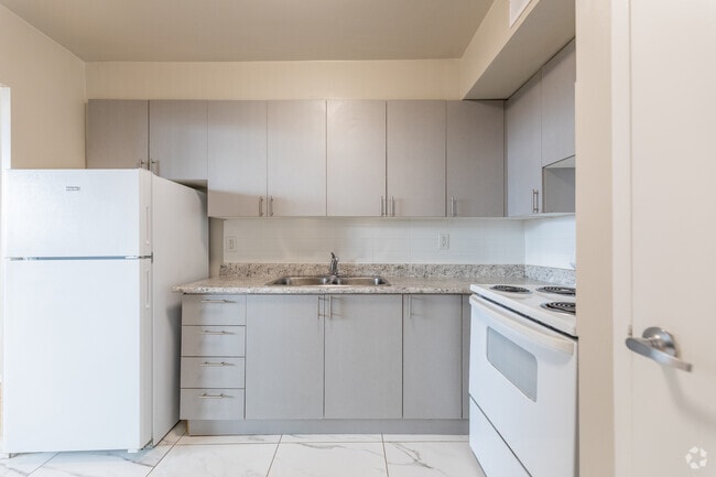 Building Photo - 3875 Sheppard Ave