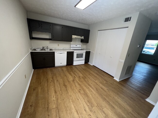 Foto del edificio - 341 N Walnut Ave