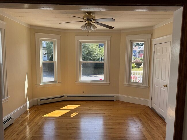 Foto del edificio - 13 New Hampshire Ave