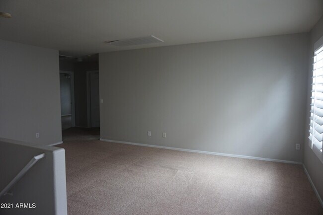 Foto del edificio - 2719 S Sailors Way