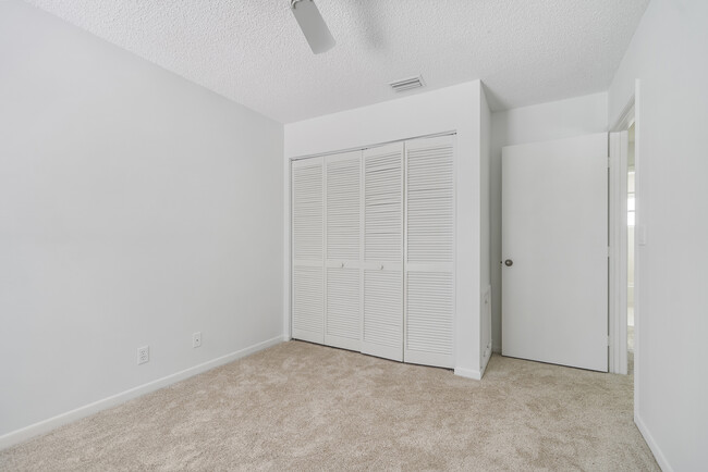 Building Photo - 10423 Boca Springs Dr