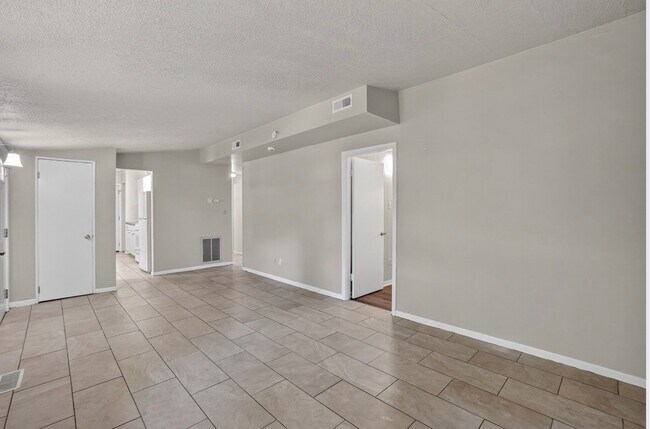 Foto del edificio - 2280 Roosevelt Pl