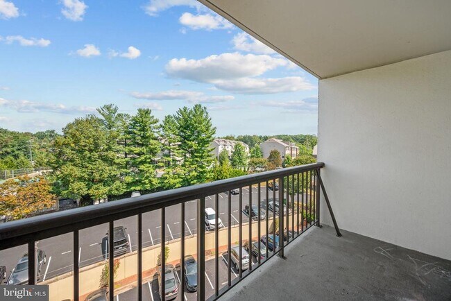 Foto del edificio - 3800 Powell Ln