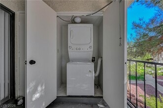 Building Photo - 4730 Nara Vista Way