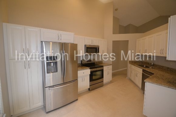 Foto del edificio - 2925 NW 70th Ave