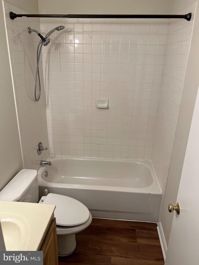 Foto del edificio - 881 Barnaby St SE