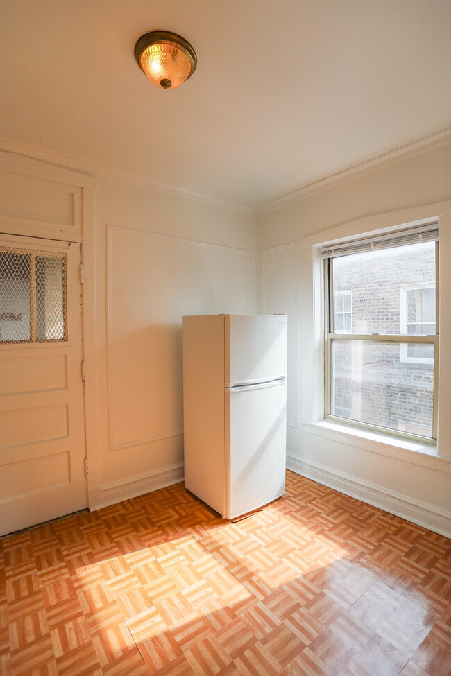 Foto del edificio - 3349 W Ainslie St