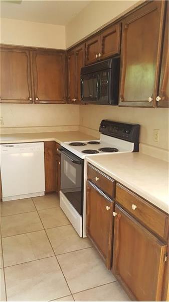 Foto del edificio - 3411 Crestmeadow Dr