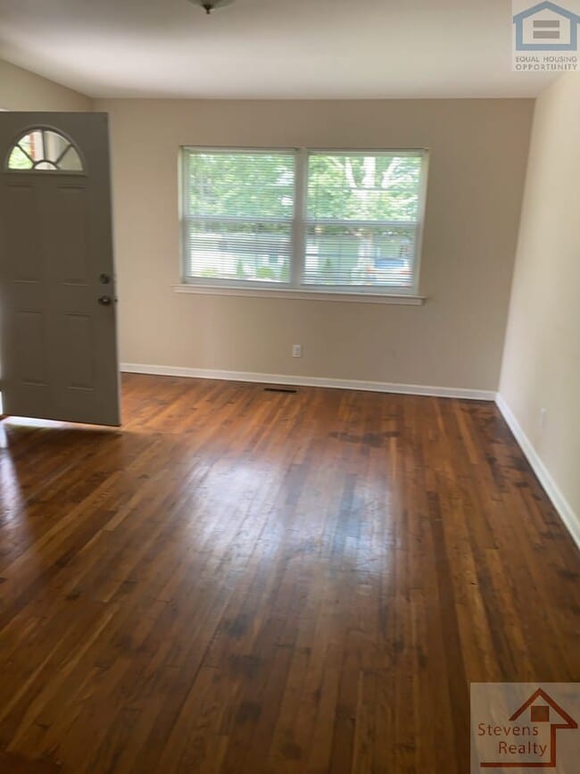 Building Photo - 207 Bermuda Dr
