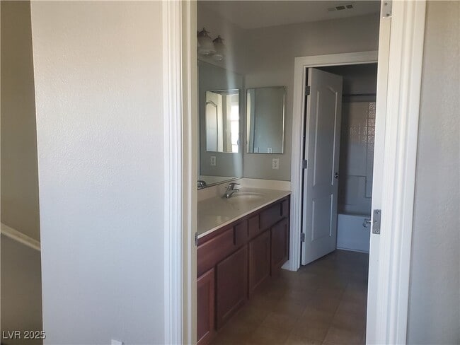 Building Photo - 10236 Vickers St