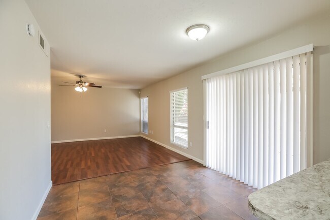Foto del edificio - 3428 S Westfall Avenue