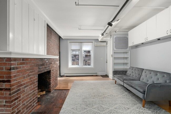 Building Photo - 167 Beacon St