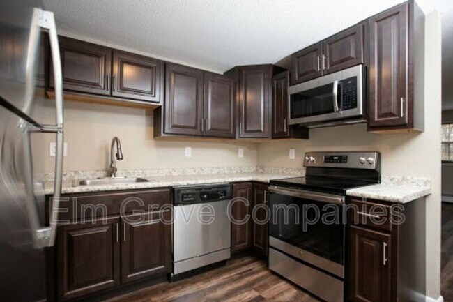 Foto del edificio - 512 W River Rd