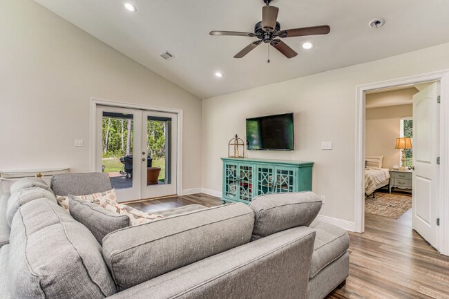 Building Photo - 1513 Ora Dr