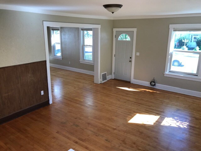 Foto del edificio - 3 Bedroom Home with Bonus Room - Available September 1st