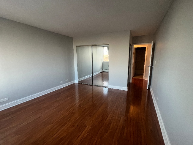 Foto del edificio - 2200 S Stewart Ave